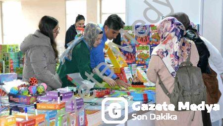Manisa’da Kültür Şöleni: 8. Kitap Fuarı Kapılarını Ziyaretçilere Açtı