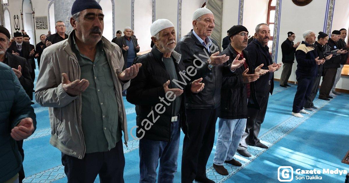 "Kütahya Ulu Camii’nde Şehitler ve Atatürk İçin Anlamlı Mevlit Programı" başlıklı haber için fotorea