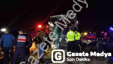 Denizli’de Korkutan Kaza: Otobüsle Minibüs Çarpıştı, Çok Sayıda Yaralı Var