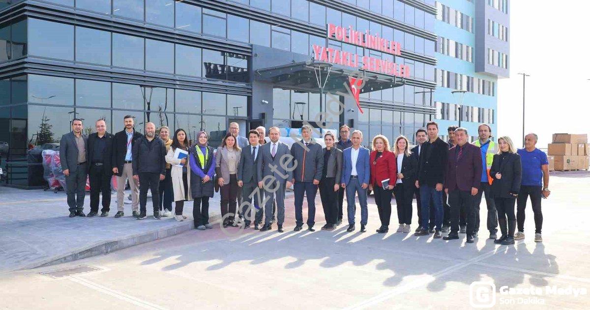 "Aydın Şehir Hastanesi Açılışa Hazır: Sağlıkta Yeni Dönem Başlıyor" başlıklı haber için fotorealisti