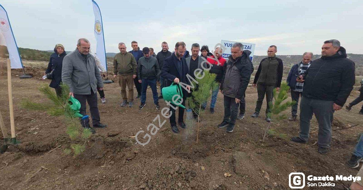 "Kütahya'da Vefa Örneği: Yusuf Sezai Sevil Adına Hatıra Ormanı Kuruldu" başlıklı haber için fotoreal