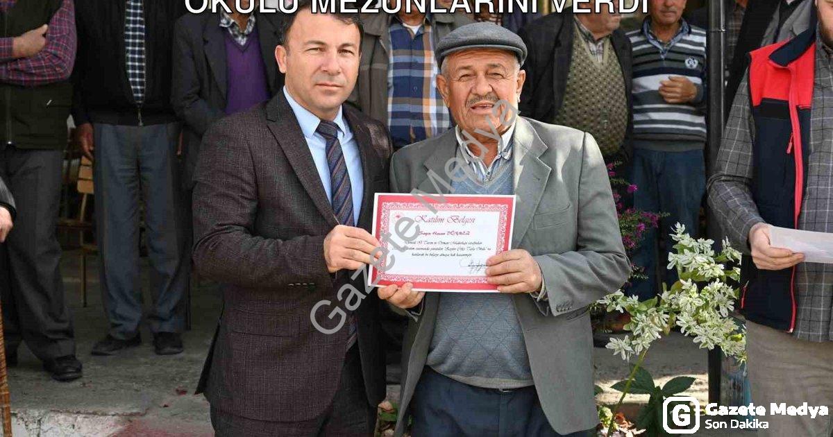 "Tavas'ta Bilinçli Tarım Hamlesi: Zeytin Okulu Mezunlarını Verdi" başlıklı haber için fotorealistik,