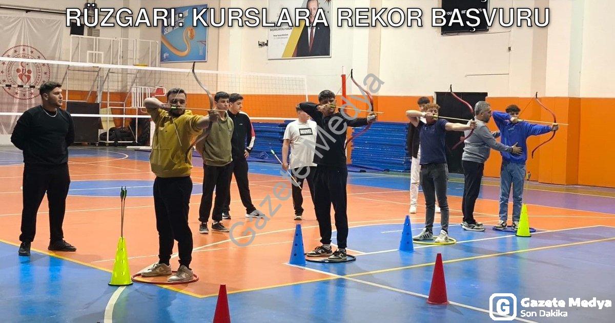 "Sarıgöl'de Geleneksel Türk Okçuluğu Rüzgarı: Kurslara Rekor Başvuru" başlıklı haber için fotorealis